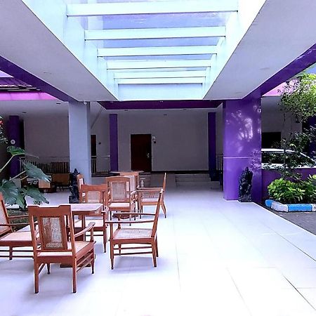 Twin Star Hotel Surakarta  Exterior photo