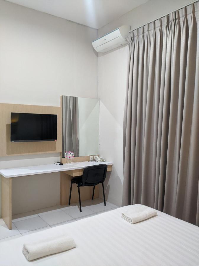 Twin Star Hotel Surakarta  Exterior photo