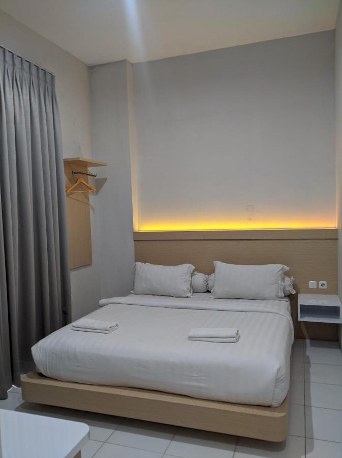 Twin Star Hotel Surakarta  Exterior photo