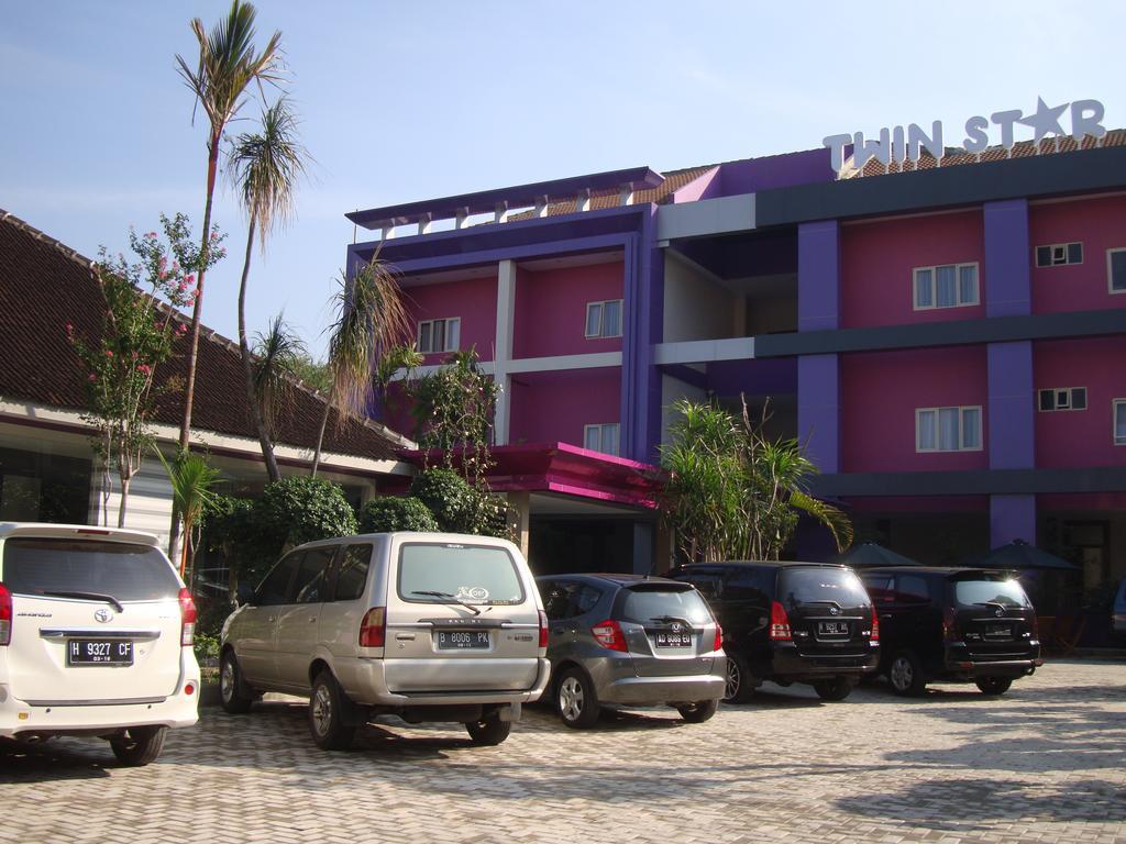 Twin Star Hotel Surakarta  Exterior photo