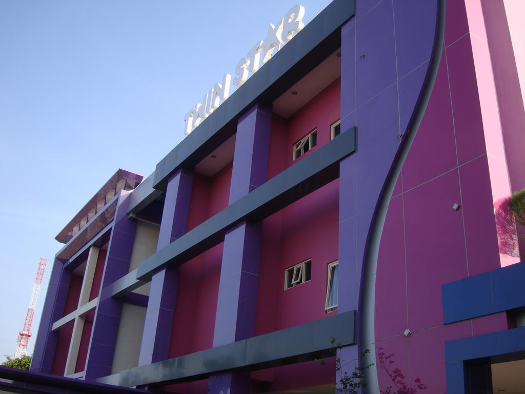 Twin Star Hotel Surakarta  Exterior photo