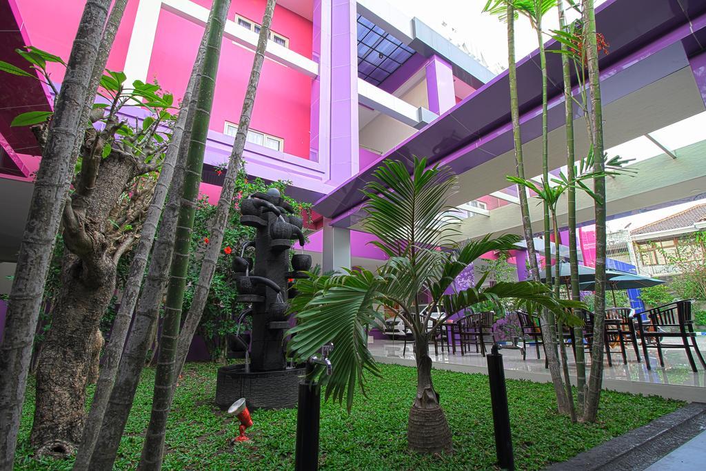 Twin Star Hotel Surakarta  Exterior photo