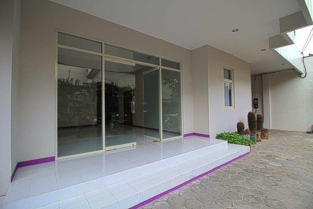 Twin Star Hotel Surakarta  Exterior photo