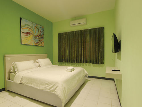 Twin Star Hotel Surakarta  Exterior photo